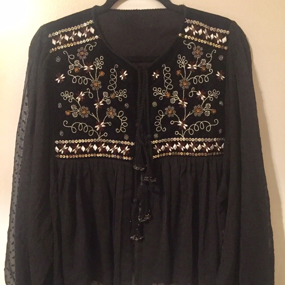 NEW Floral Embroidery Blouse Top, M